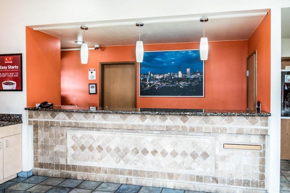 Econo Lodge Portland Airport Экстерьер фото