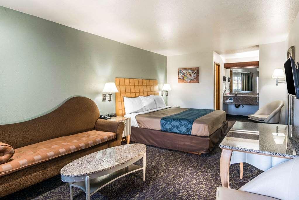 Econo Lodge Portland Airport Номер фото