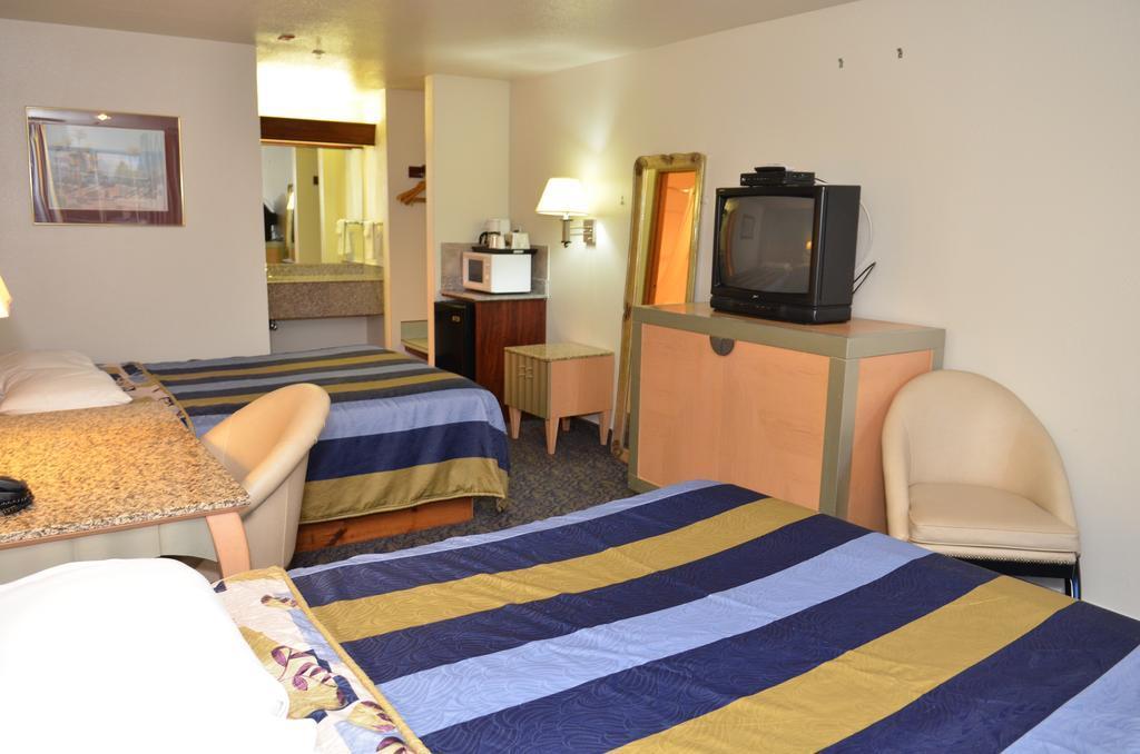 Econo Lodge Portland Airport Экстерьер фото