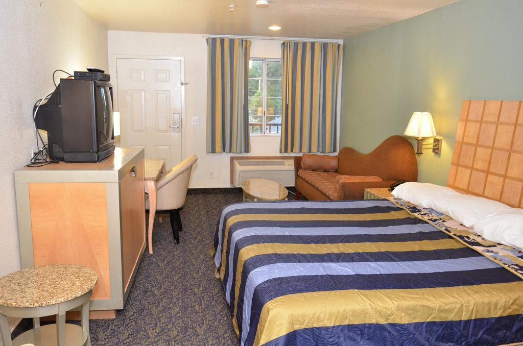 Econo Lodge Portland Airport Экстерьер фото