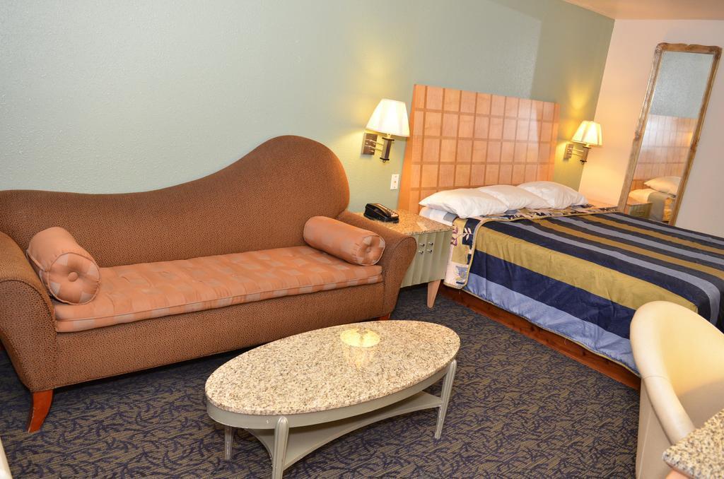 Econo Lodge Portland Airport Экстерьер фото