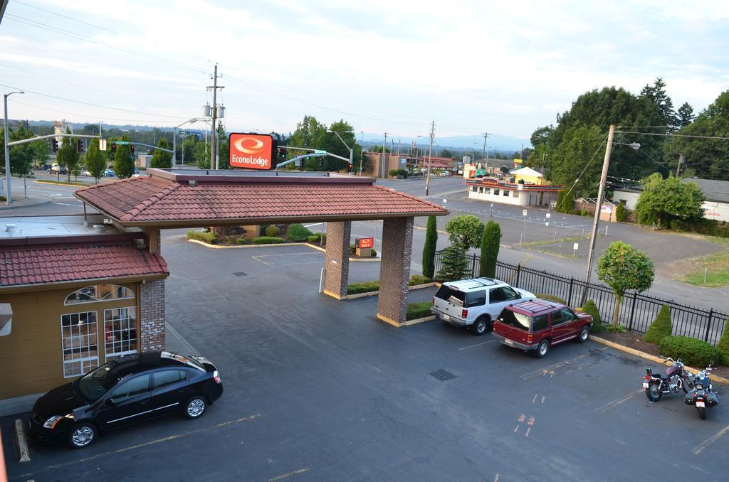 Econo Lodge Portland Airport Экстерьер фото