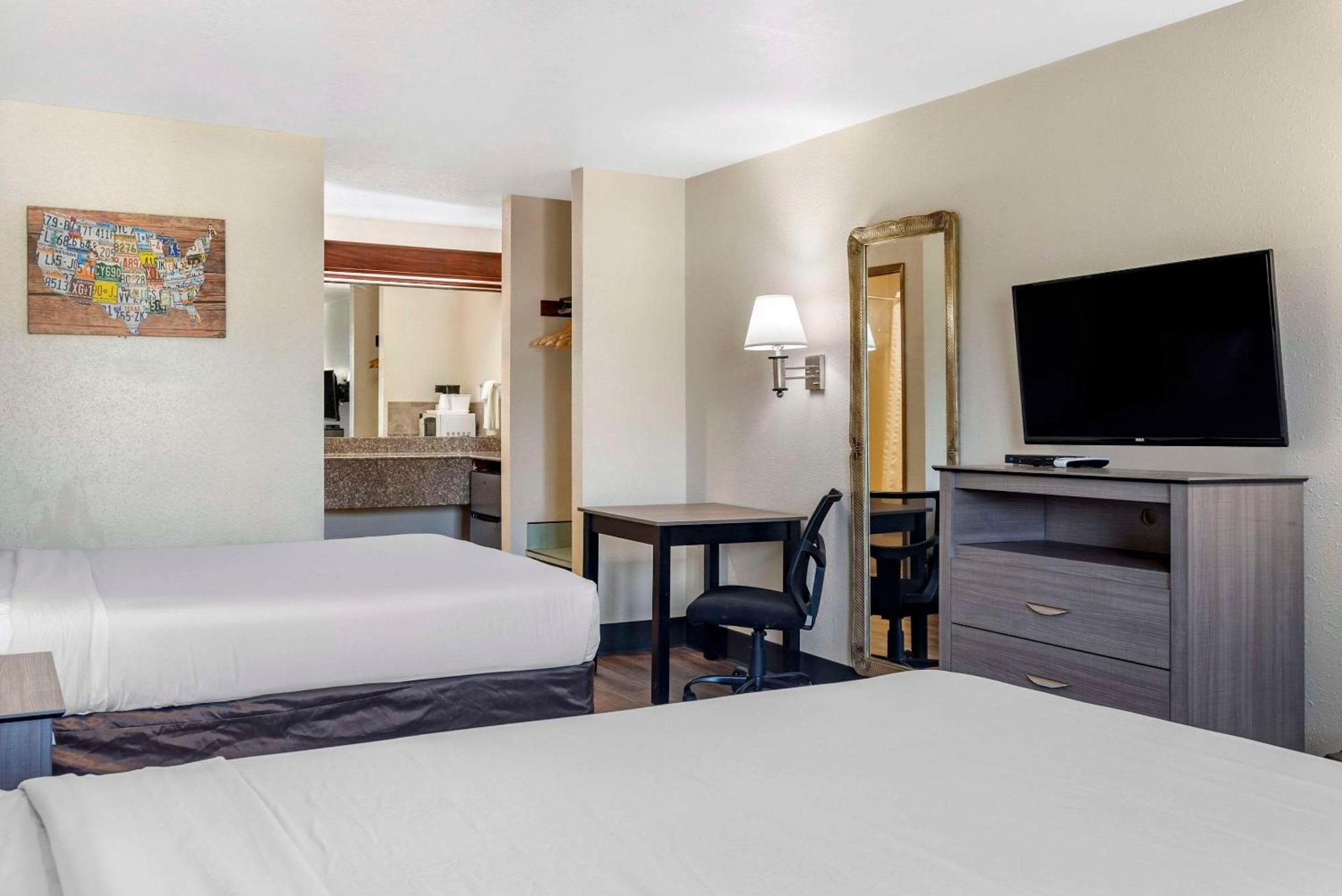 Econo Lodge Portland Airport Экстерьер фото