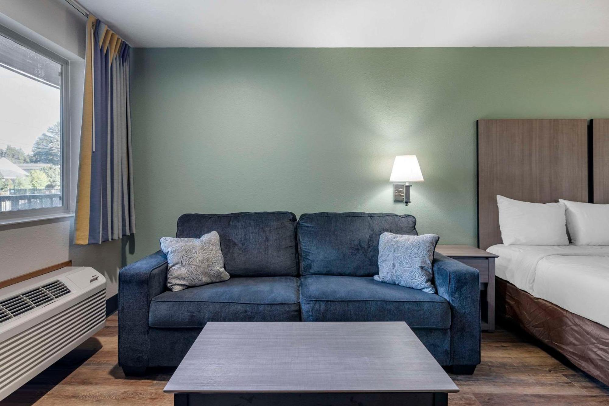 Econo Lodge Portland Airport Экстерьер фото