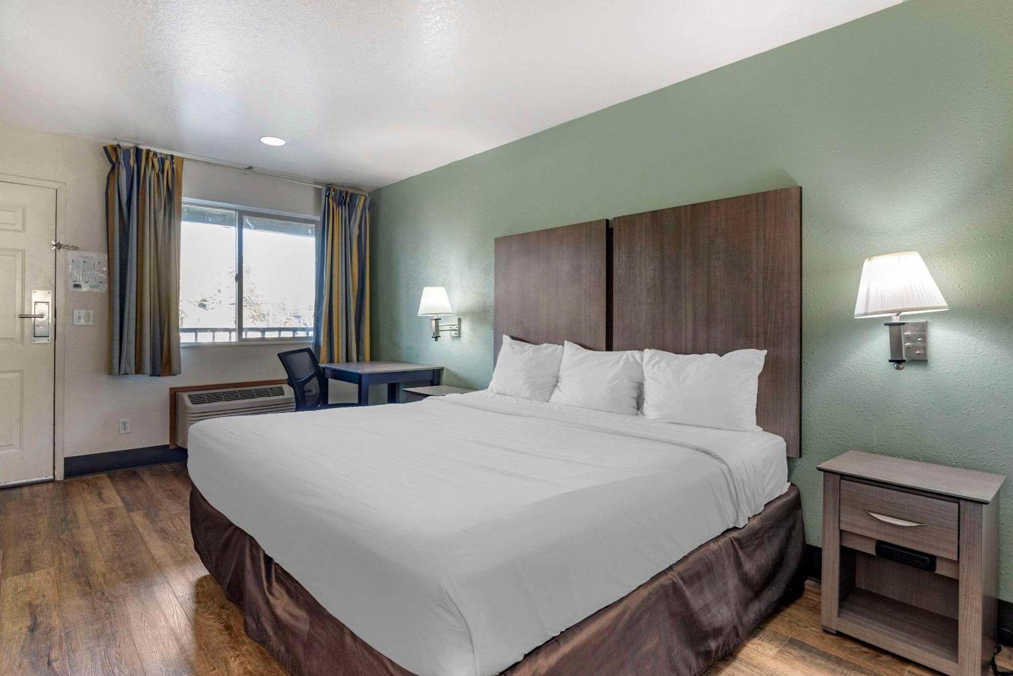 Econo Lodge Portland Airport Экстерьер фото