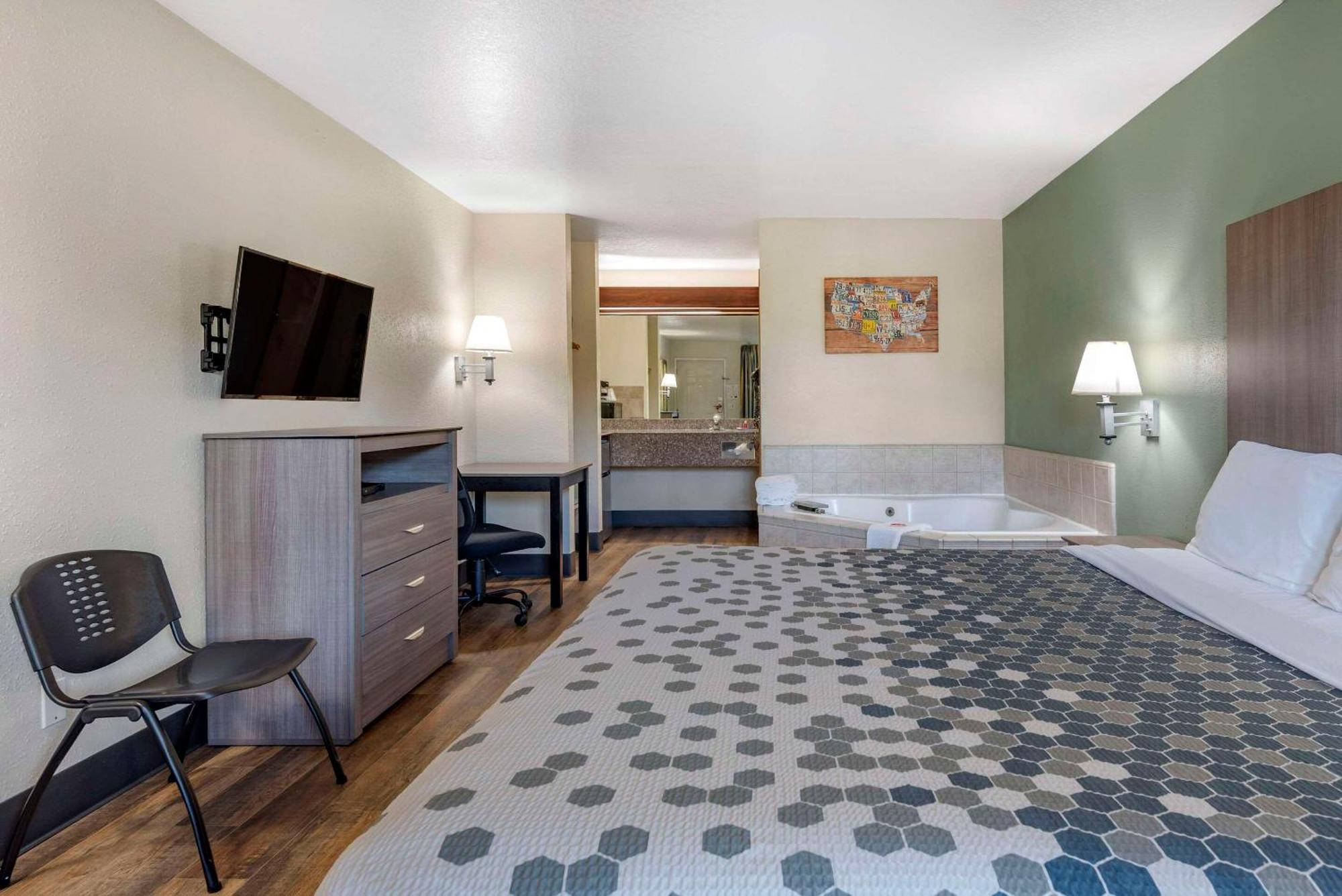 Econo Lodge Portland Airport Экстерьер фото