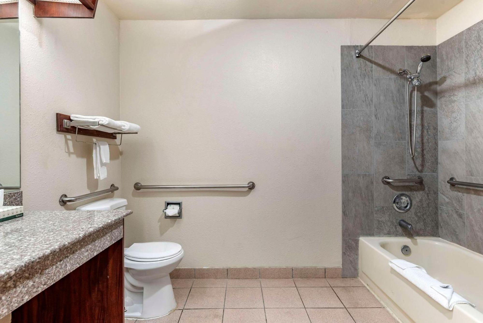 Econo Lodge Portland Airport Экстерьер фото