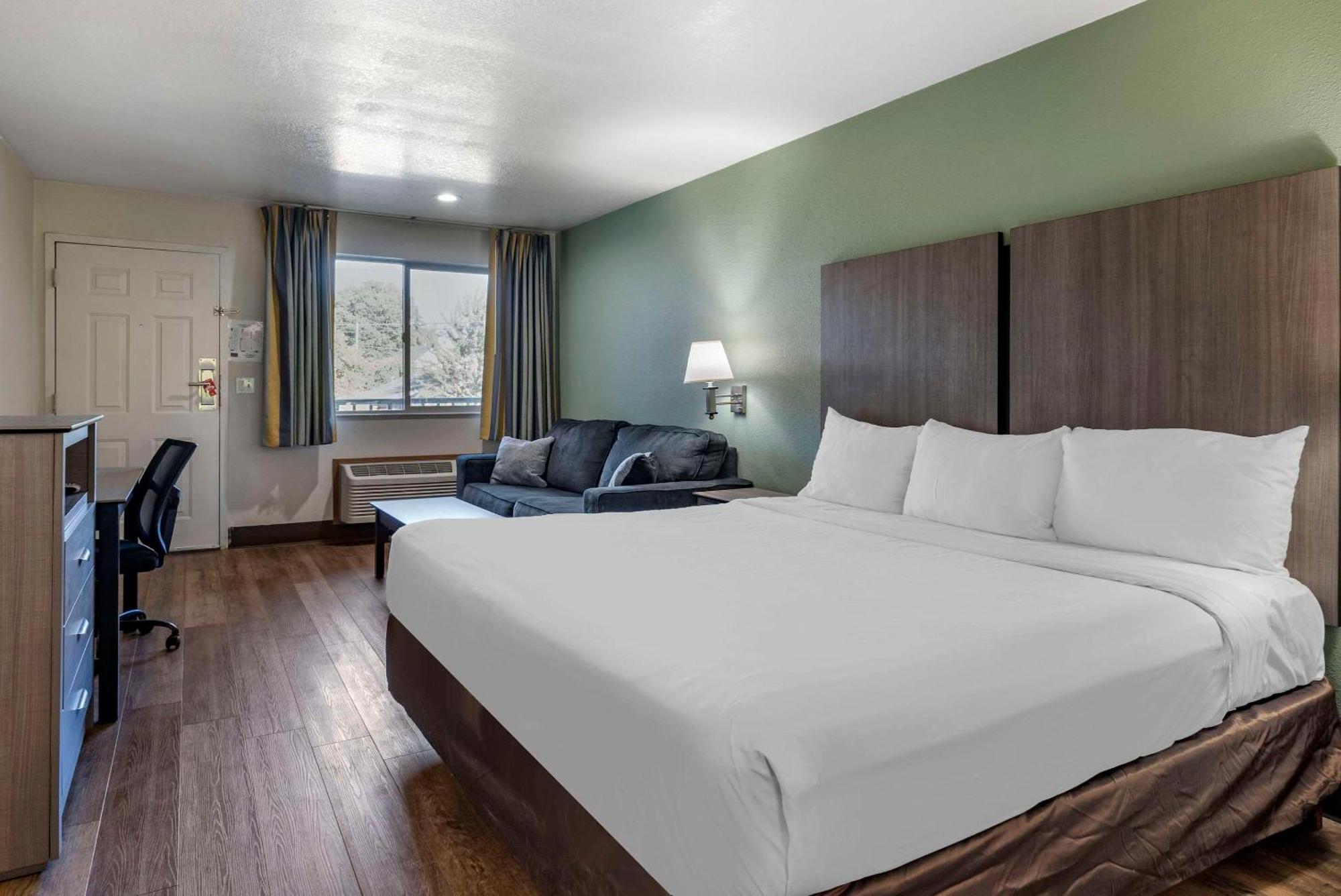 Econo Lodge Portland Airport Экстерьер фото